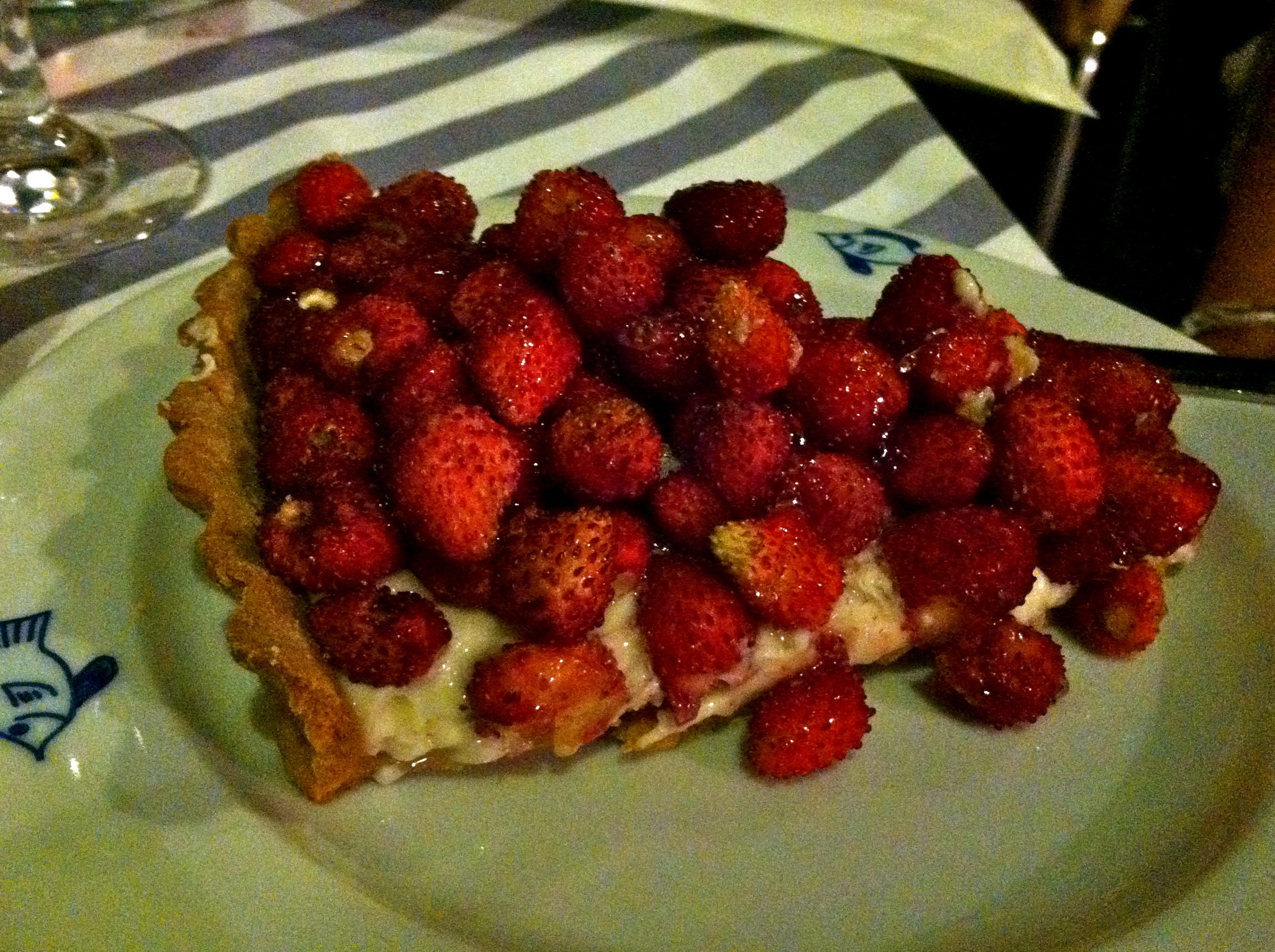 My friend Roxy got this amazing crostata di fragola (strawberry crostata). It was so pretty!