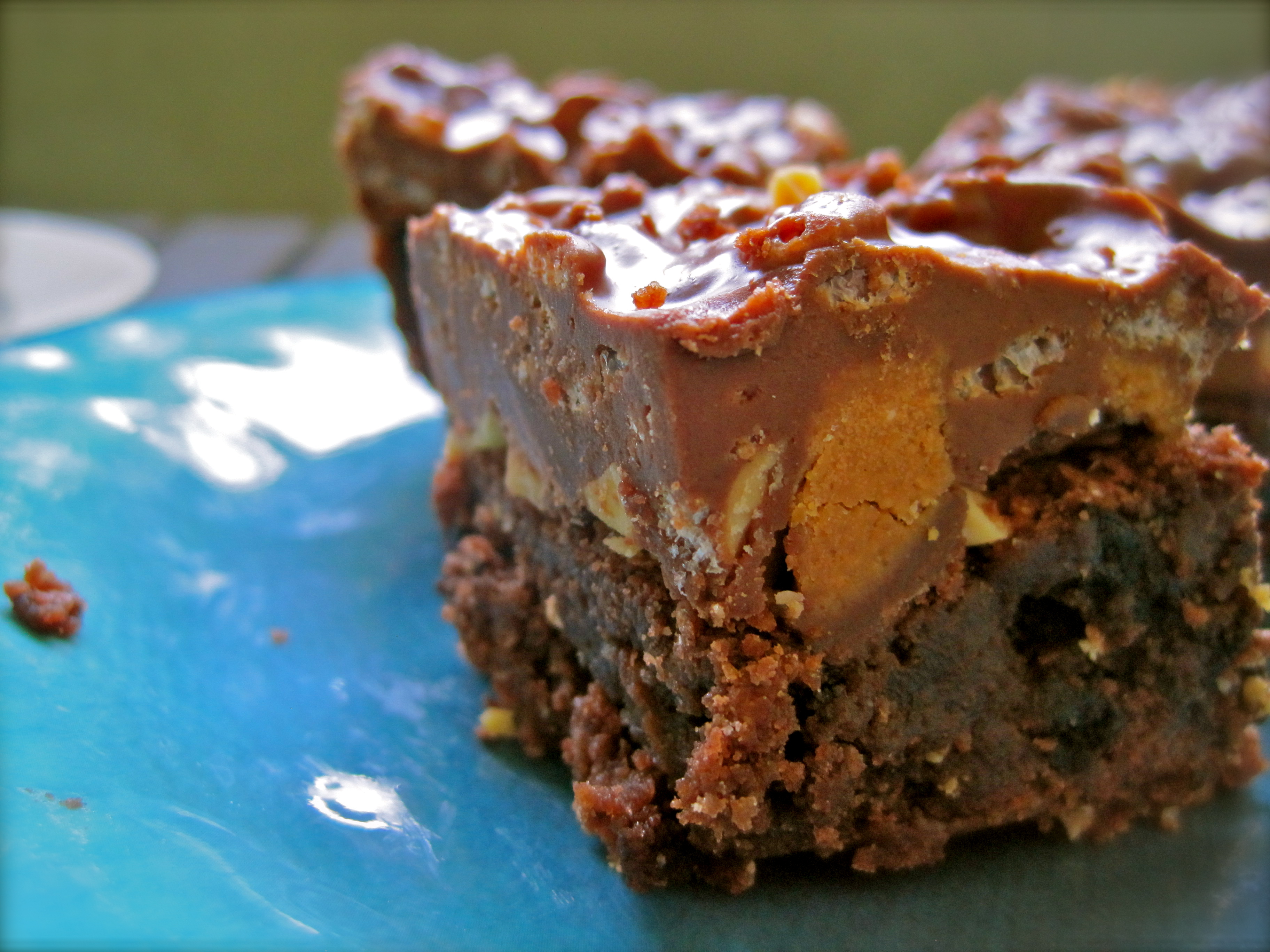 Chocolate and Peanut Butter Brownie Crunch Bars 